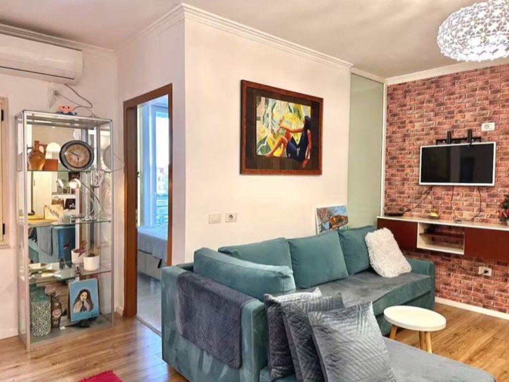 Shitet, Apartament 2+1, Zogu i Zi, Tiranë. 176,000 €