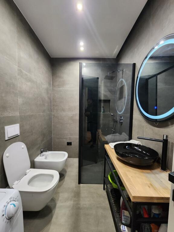 ✨ME QIRA; Super apt 2+1+2 wc+ 1 Poste parkimi (📍Parku Olimpike - Kompleksi Dinamo )  || 105 m2 || 1500 euro/muaj || ( përfshirë dhe parkimin)
