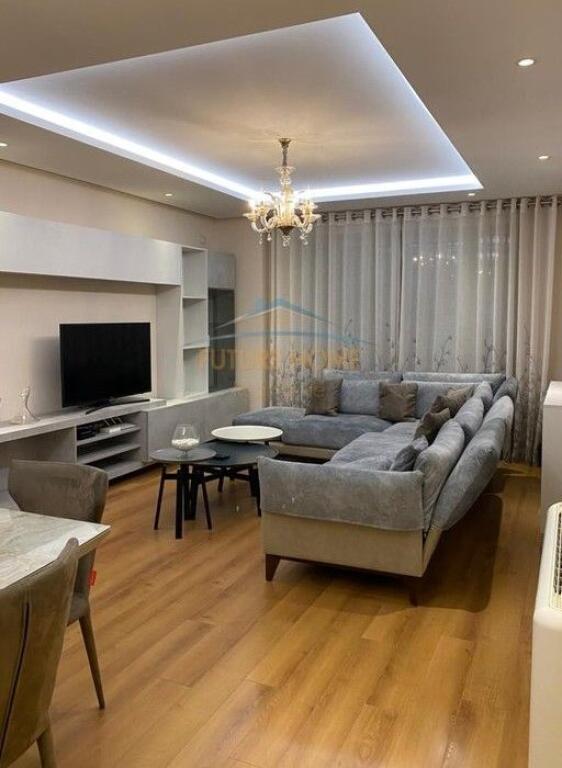 Qera, Apartament 3+1+2+Post parkimi, Kinostudio, Tiranë.