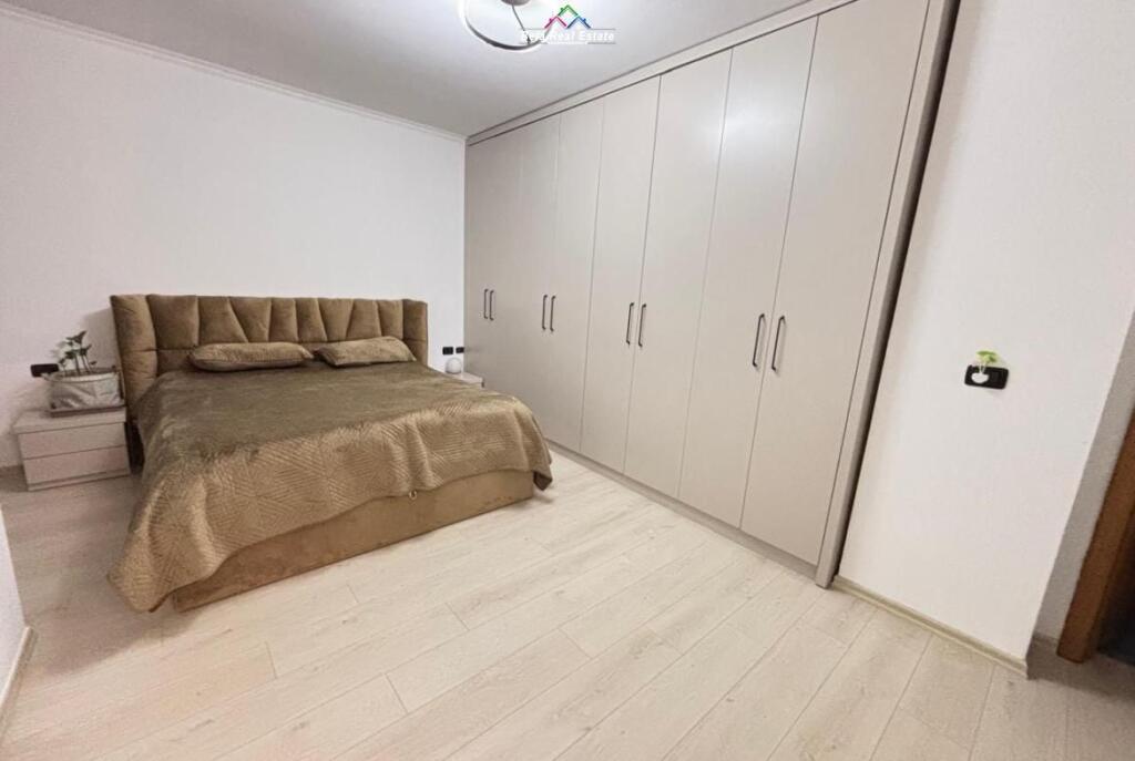 Apartament Me Qera 2+1 Tek Brryli (ID B2201695) Tirane