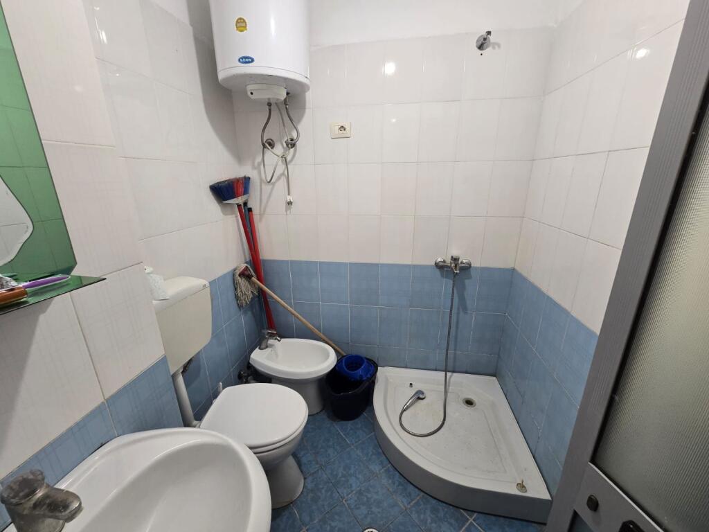 JEPET ME QERA APARTAMENT 2+1 NE PLAZH RROTA KUQE