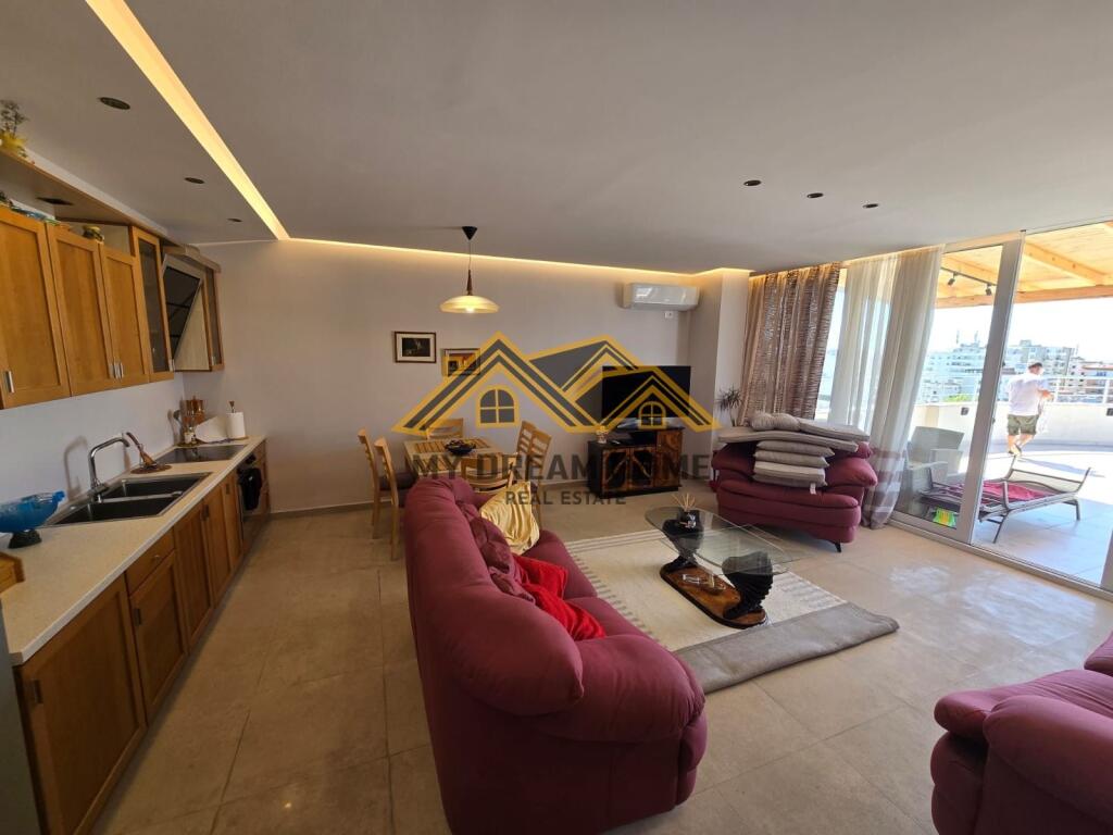 SHITET PAPAFINGO ME PISHIN 3+1+2+ VERAND PLAZH DURRES KOMPLEKS PRIVAT