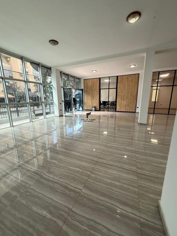 GODINE BIZNESI ME QERA 1100 M2 LAPRAKE 15.000 EURO