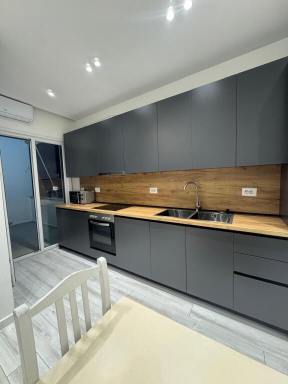 Apartament me qera 2+1 - 📍Shkoze (Rezidenca Relux)