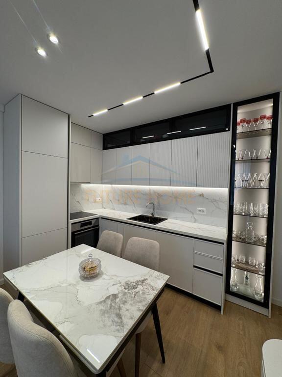 Appartamento 2+1 e Monolocale in Vendita, Viale Migjeni, Complesso Molla. 242.000 €