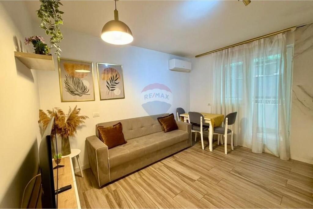 Apartament 2+1 për Qira tek Mine Peza
