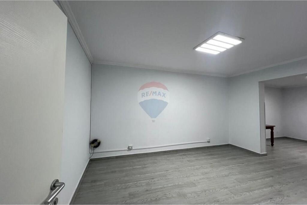 Jepet me qira zyre tek rruga Irfan Tomini