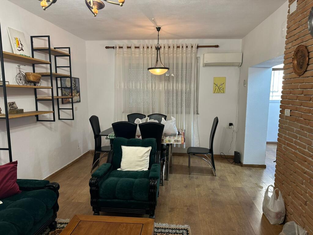 Jepet me qera apartament 1+1