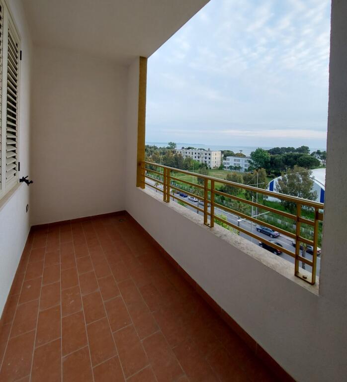 Jepet apartament me qera 1+1 me pamje deti ne lagjen 13 durres