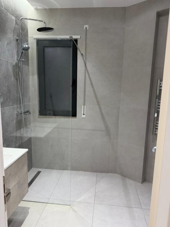 For rent 2+1+2 empty for office Astir 1000€