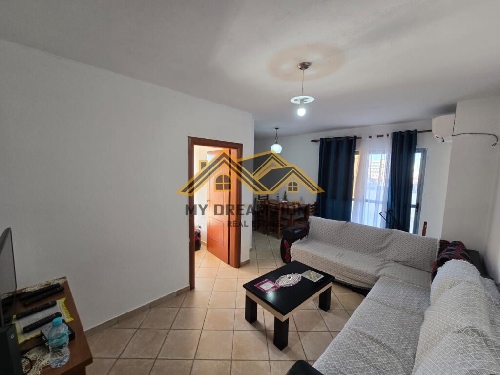 JEPET ME QERA APARTAMENT 2+1 NE PLAZH RROTA KUQE