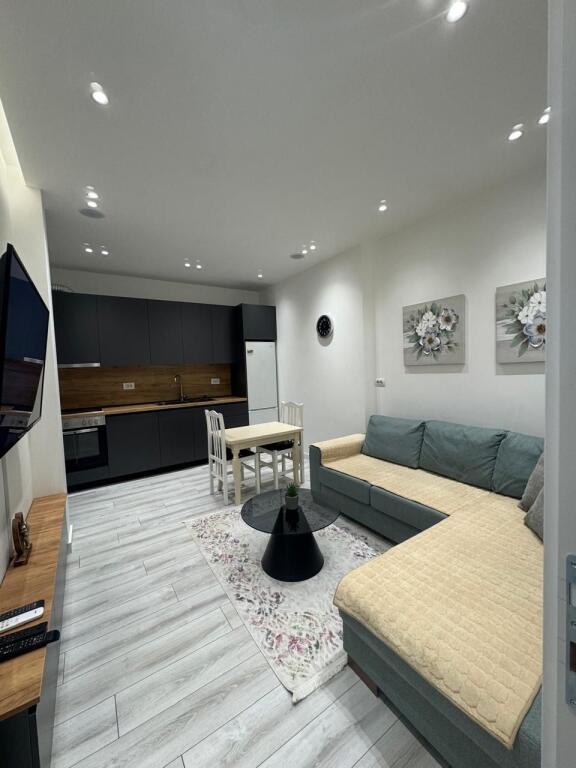 Apartament me qera 2+1 - 📍Shkoze (Rezidenca Relux)