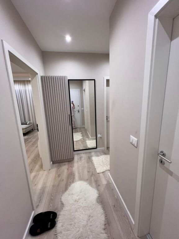 In affitto 2+1+parcheggio Kompleksi Kontakt,21 Dhjetori 800 mila leke