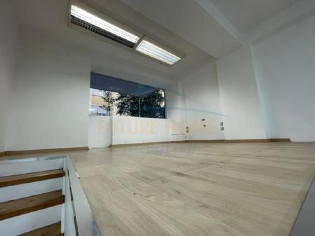 Rent, Business Premises, Kavaja Street, Tirana