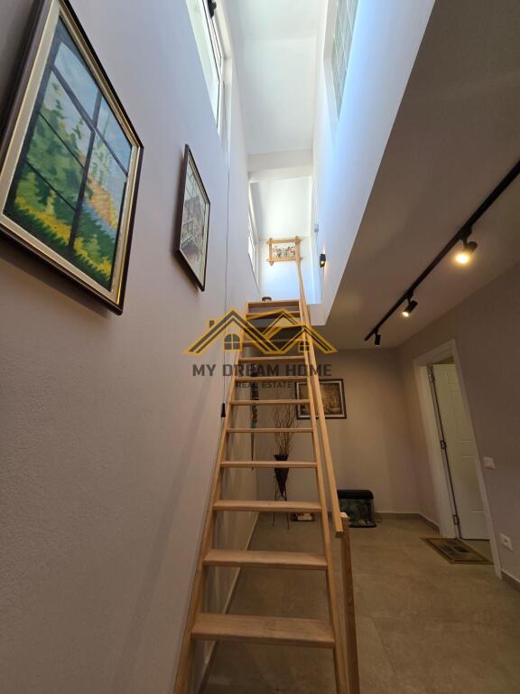 SHITET PAPAFINGO ME PISHIN 3+1+2+ VERAND PLAZH DURRES KOMPLEKS PRIVAT