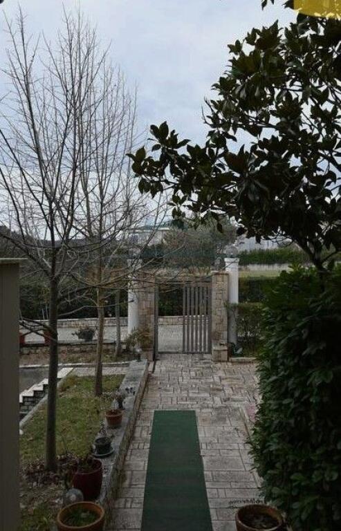 Rent, Resort, Mullet