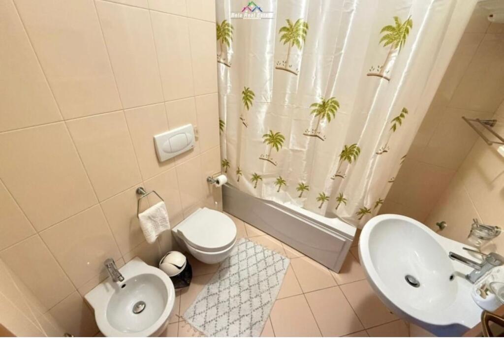 2+1,arredato al parco olimpico complesso Dinamo,800 euro