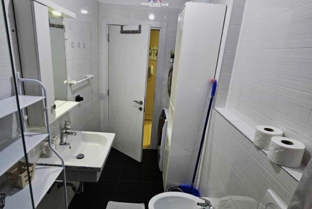 Appartamento In Affitto 1+1 In Centro (ID B2101435) Tirana