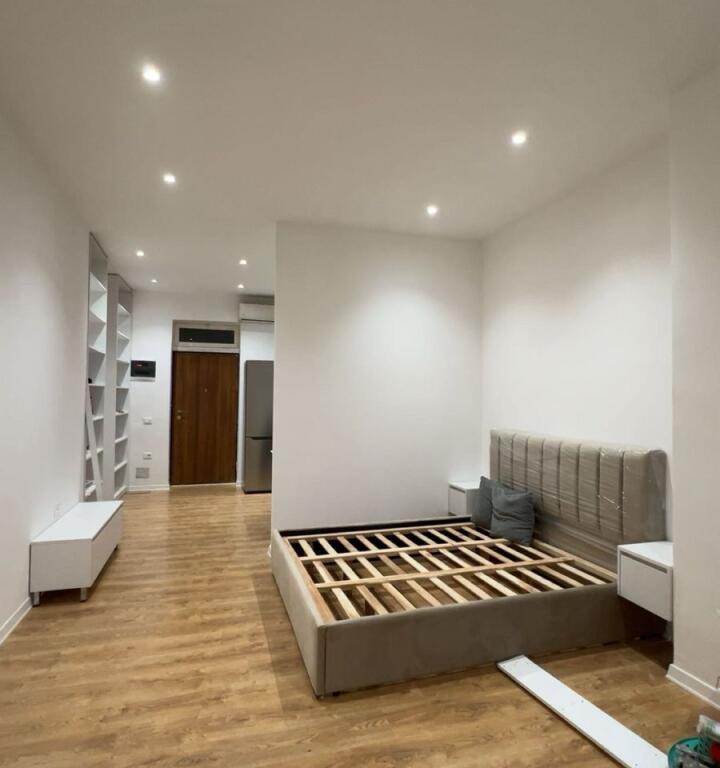 Studio apartment for rent, Barrikadave street near Labidari 650 thousand lek