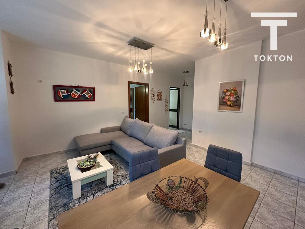 VENDESI APPARTAMENTO 1+1, PISCINE DI BUTA, GOLEM