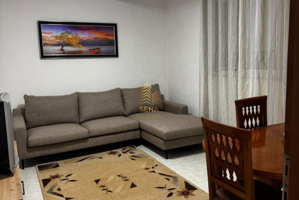 Qira, Hyrje Private, 1+1, Laprake, 350 Euro/muaj