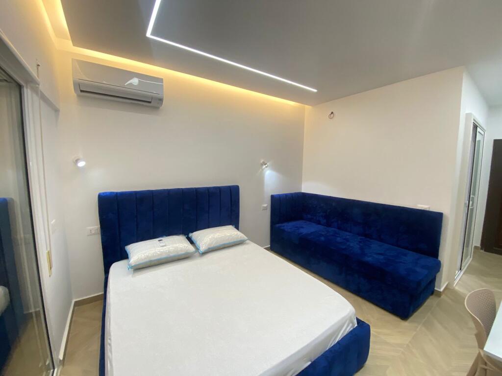 Jepet me qera garsoniere me pamje fantastike nga deti lagja  13 durres