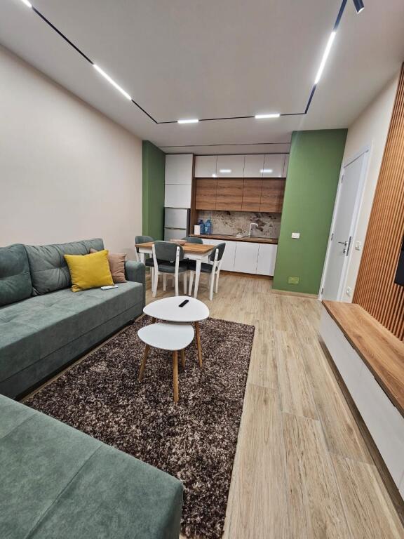 Vlore (Lungomare) , affittasi dal Proprietario, senza commissione appartamento 1+1+Balcone Piano 5, 65 m² 450 €