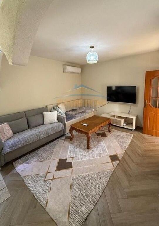 Qera, Shtëpi Private 2-Katëshe, 5 Maji, Tiranë.