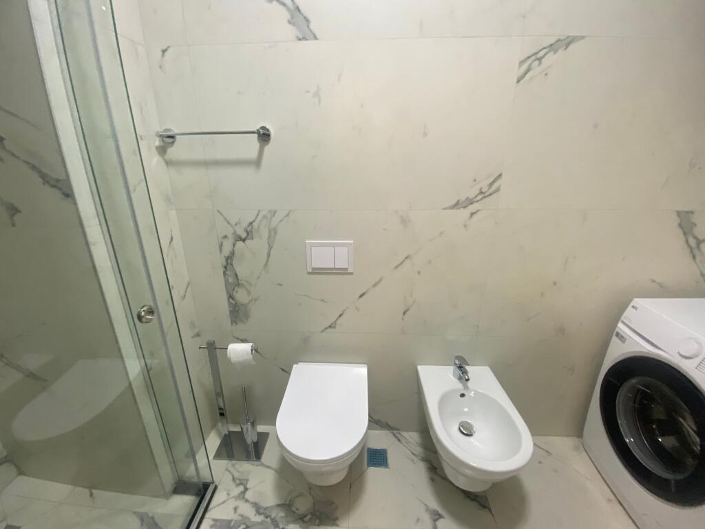 1+1,i mobiluar te petville liqeni i thate,900 euro