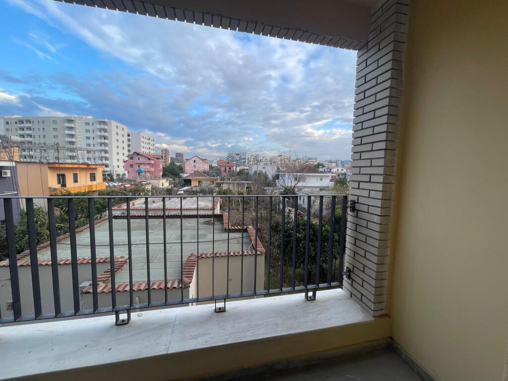 Ambient me Qira – Grand Park Residence (Fusha e Aviacionit)