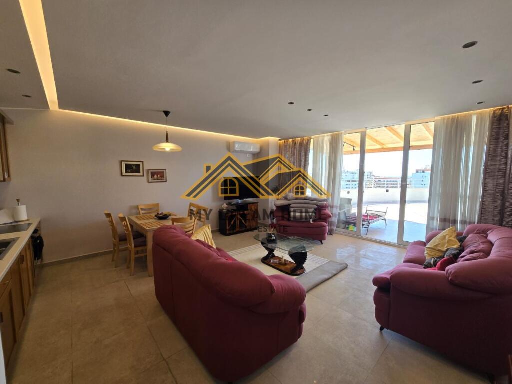 SHITET PAPAFINGO ME PISHIN 3+1+2+ VERAND PLAZH DURRES KOMPLEKS PRIVAT