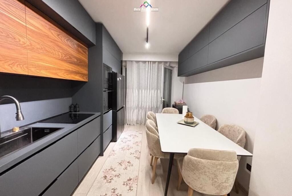 Apartament Me Qera 2+1 Tek Brryli (ID B2201695) Tirane
