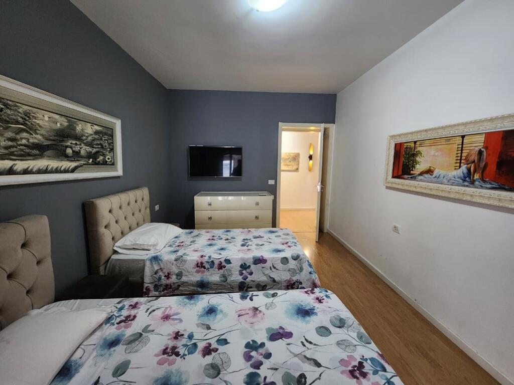 ✨SUPER APARTAMENT ME QERA  – 2+1+2wc &amp; Verandë  ( 📍 Komuna Parisit / kristal Center || 200m2 || 1000 eu🔥