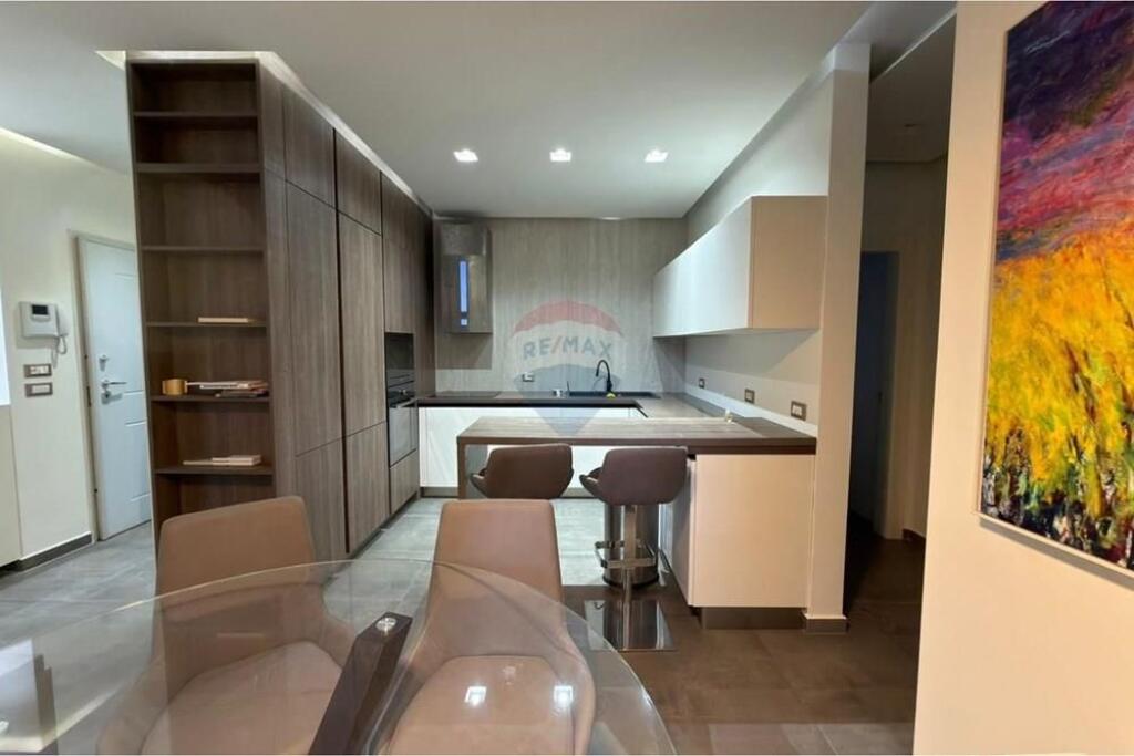 For rent 2+1+ Parking at the Artistic High School