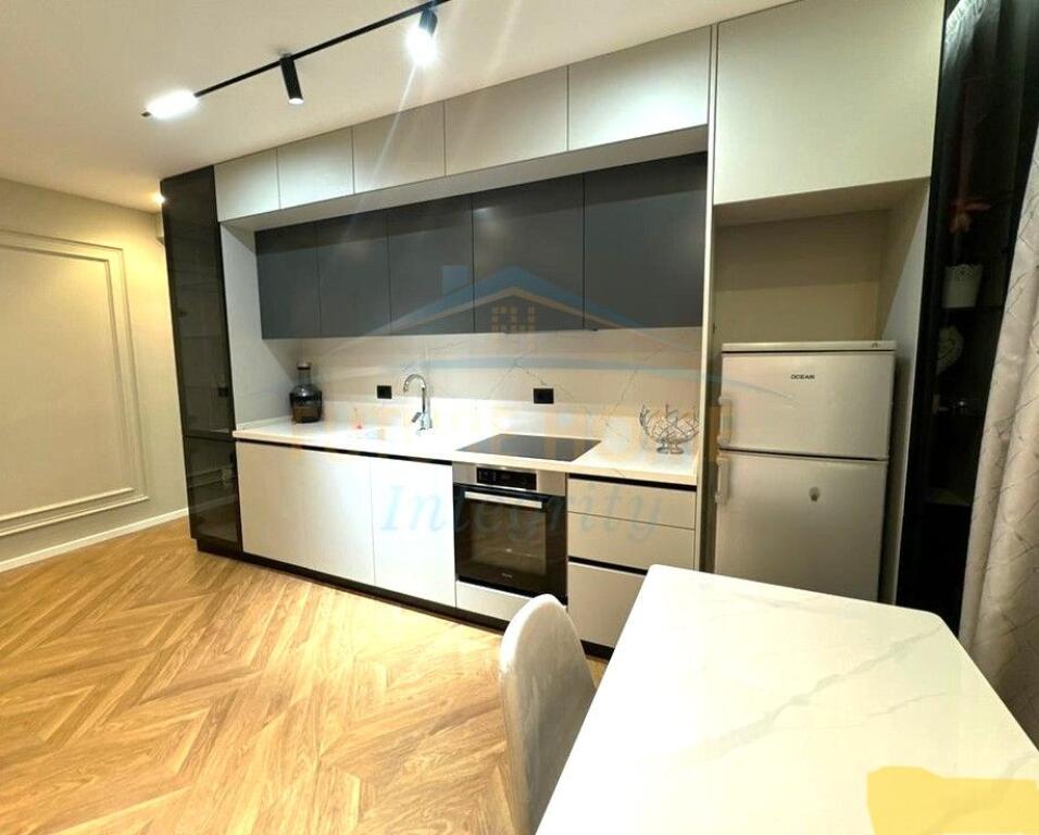 Shitet, Apartament 1+1+Verandë, Rezidenca Kodra e Diellit 1, Tiranë.