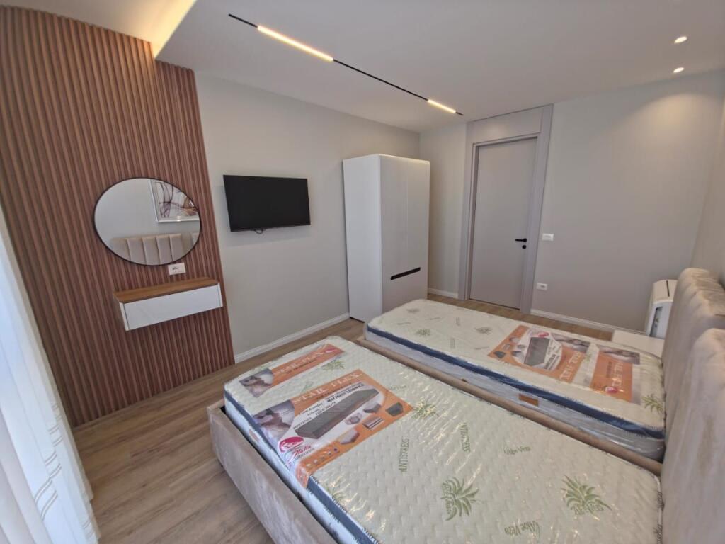APARTAMENT MODERN 2+1 ME QERA NE QENDER