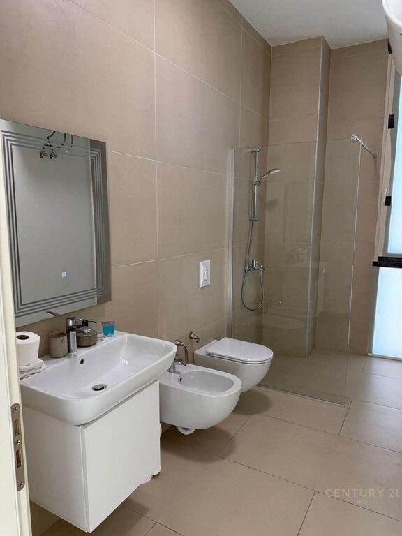 Shitet Vile ne Green Coast Village, Palase