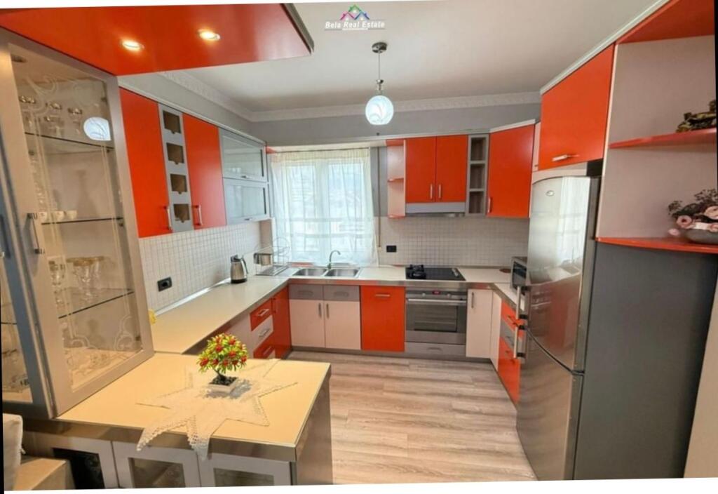 2+1,arredato al parco olimpico complesso Dinamo,800 euro