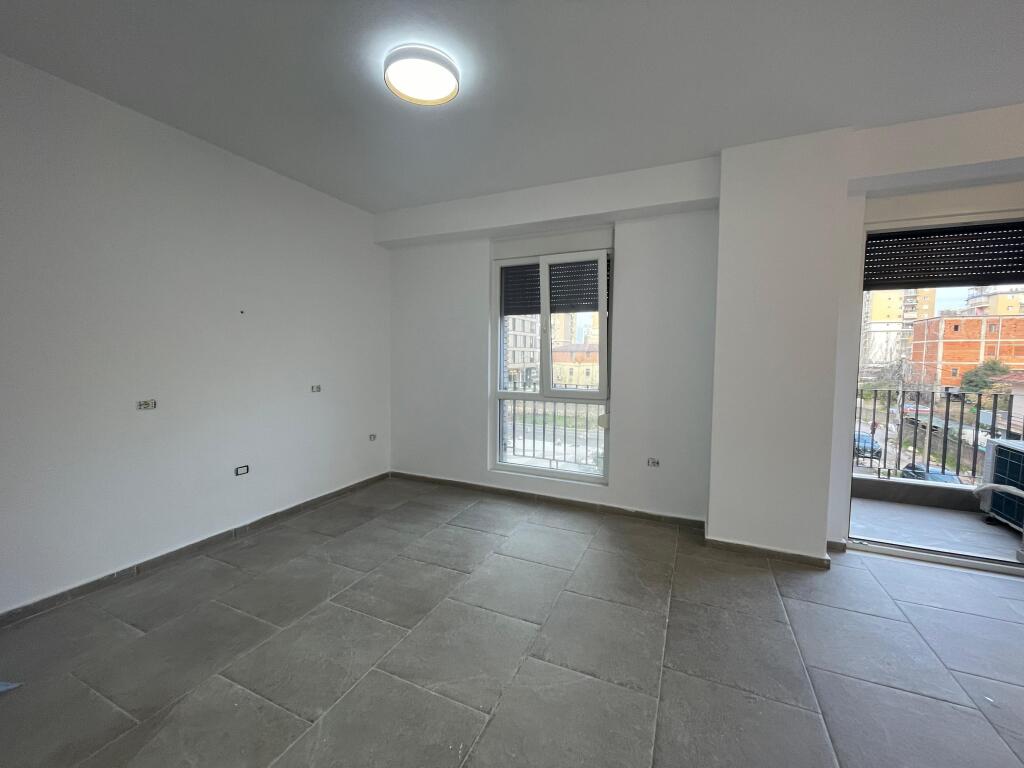 Ambient me Qira – Grand Park Residence (Fusha e Aviacionit)