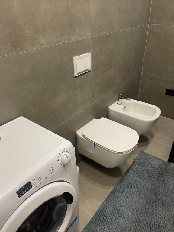 TEK OLIMPIKU APARTAMENT 2+1+2+ PARKIM PER QIRA!