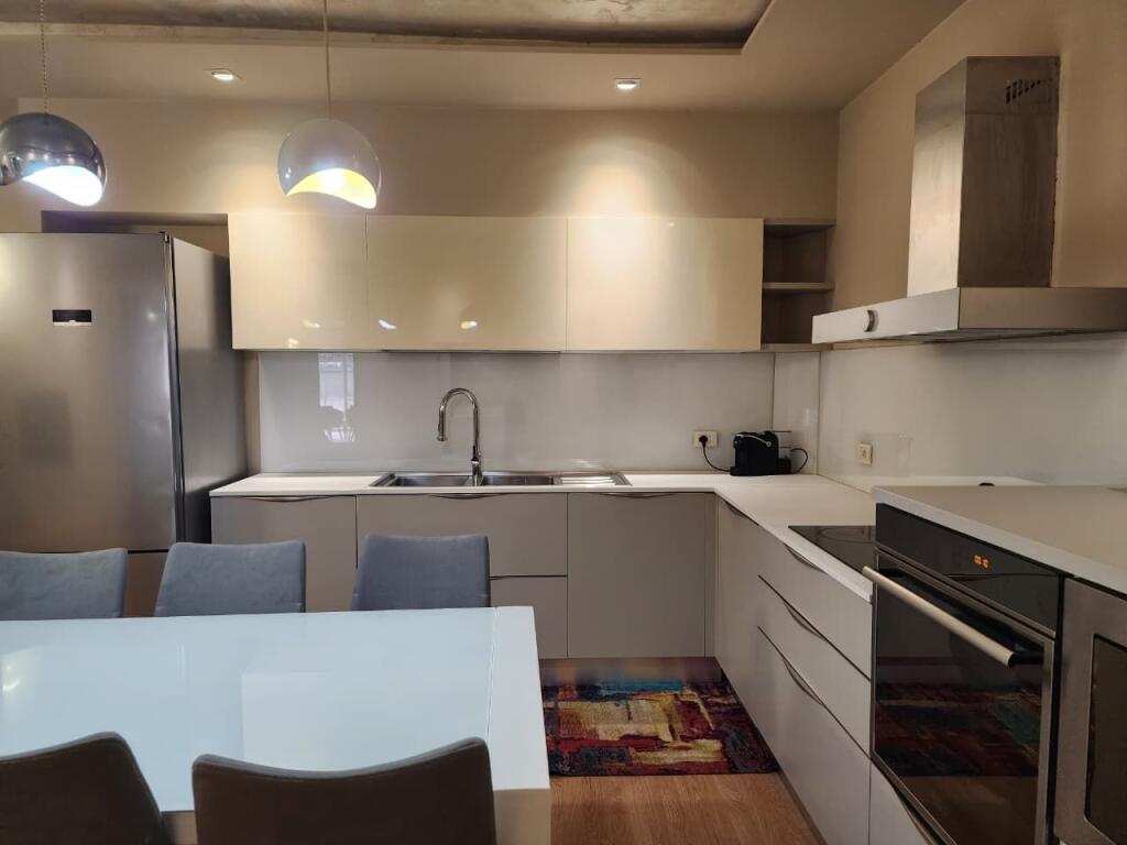 ✨SUPER APARTAMENT ME QERA  – 2+1+2wc &amp; Verandë  ( 📍 Komuna Parisit / kristal Center || 200m2 || 1000 eu🔥