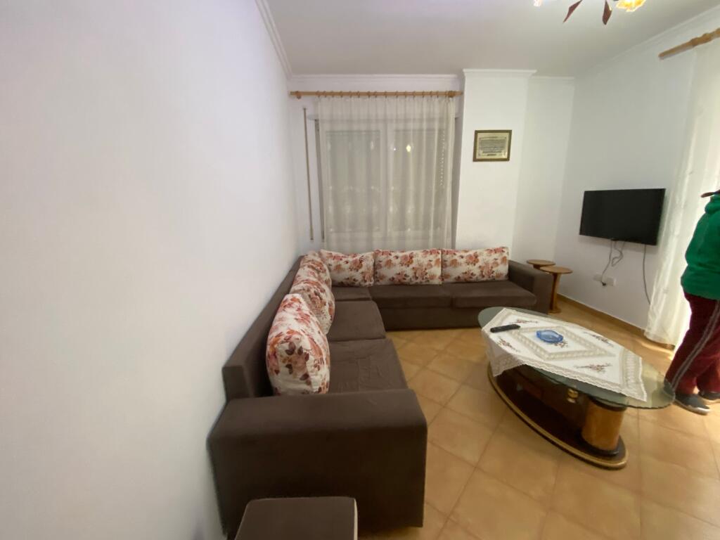 In vendita 1+1, con veranda, giardino zoologico, 140.000 euro