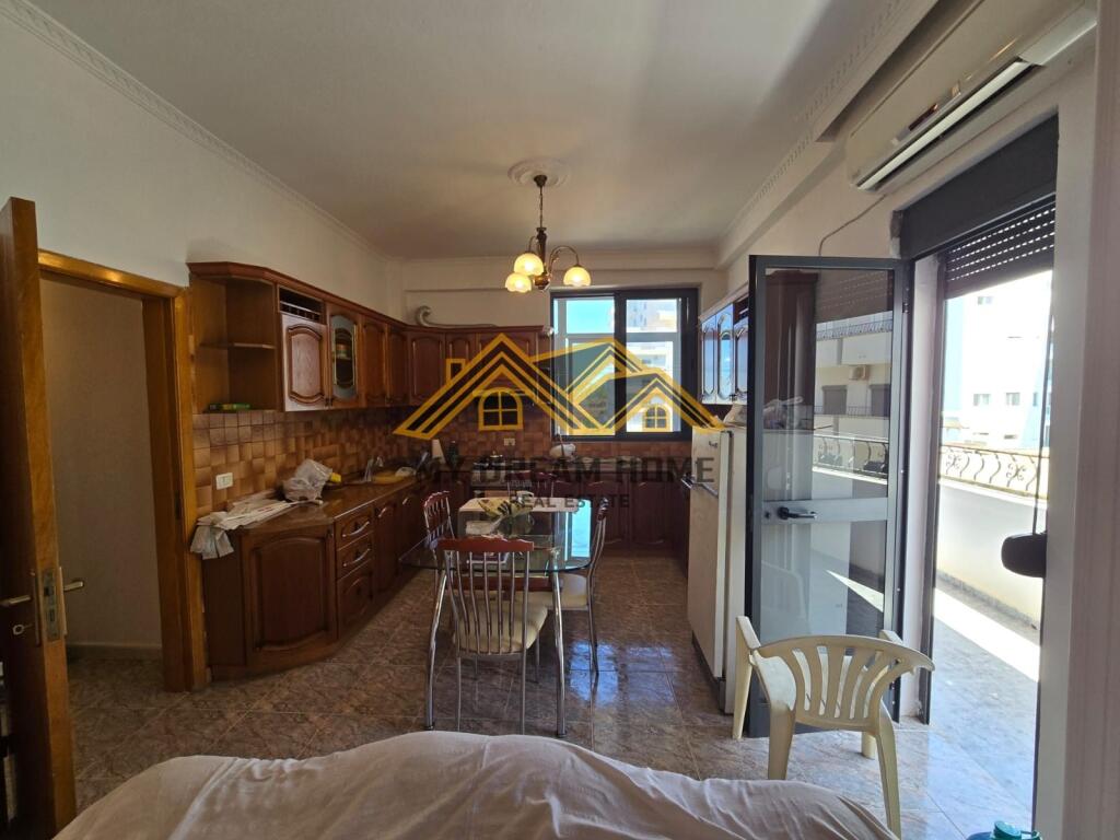 JEPET ME QERA APARTAMENT 1+1, KALI I TROJES PLAZH, DURRES.