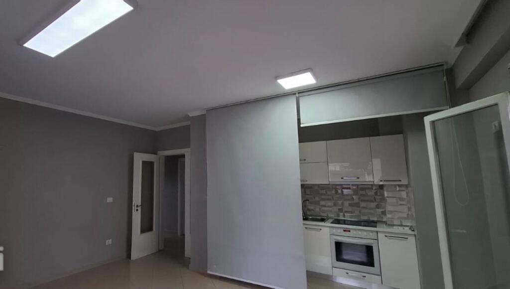 Ufficio in affitto nel centro di Tirana