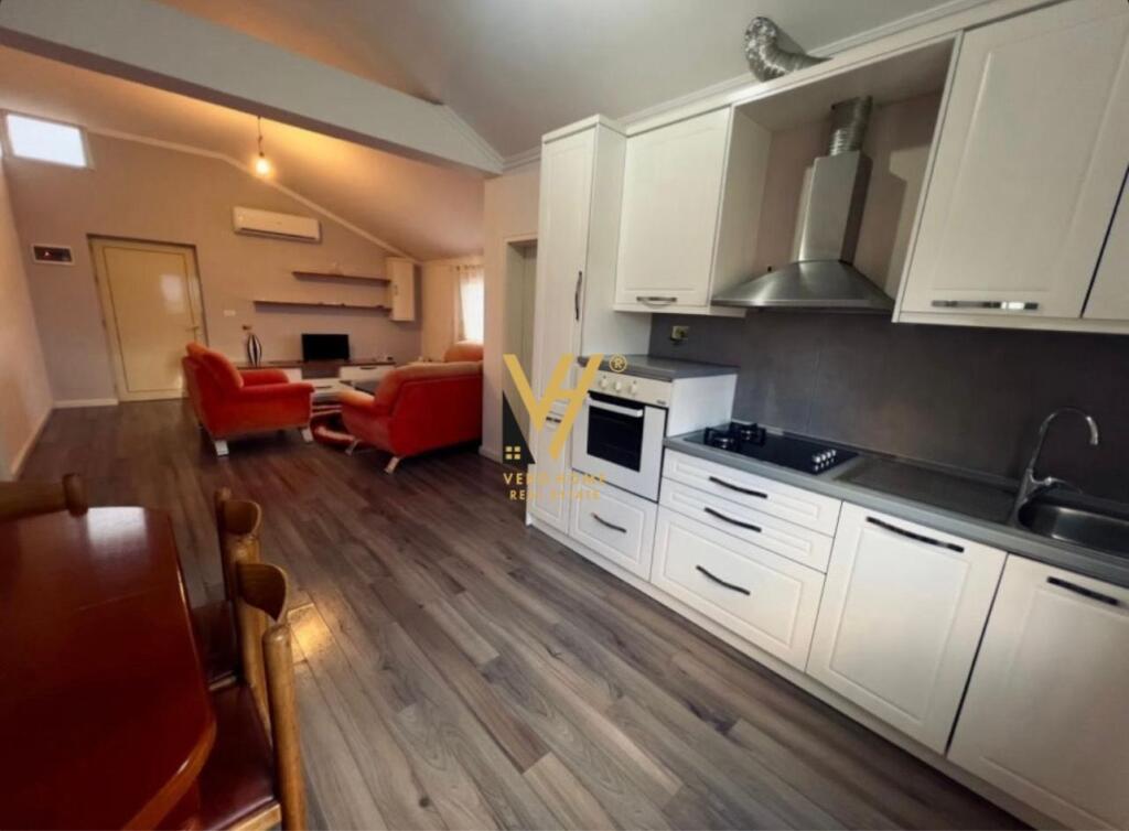 JEPET SHTEPI 2+1+BLK ME QERA TE QYTET STUDENTI 510 EURO