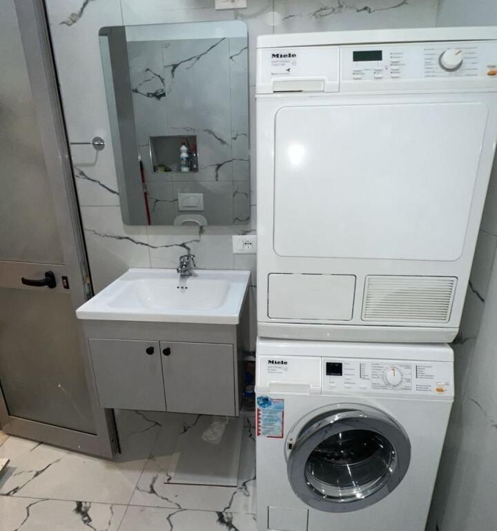 Studio apartment for rent, Barrikadave street near Labidari 650 Thousand lek