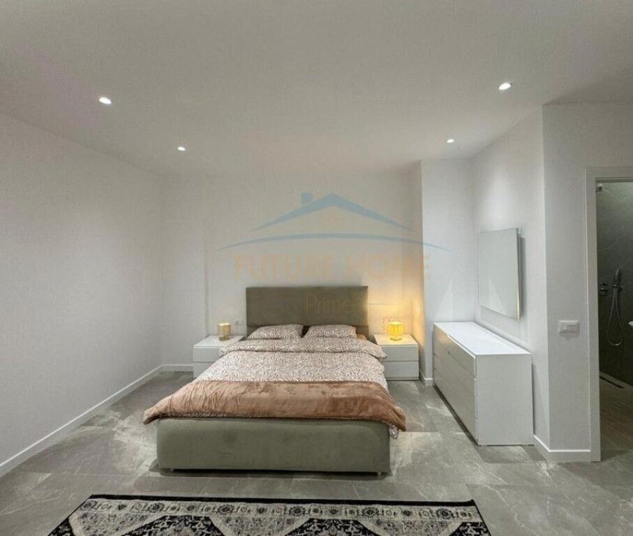 Qera, Apartament 2+1+2 , Pazari i Ri, Tirane