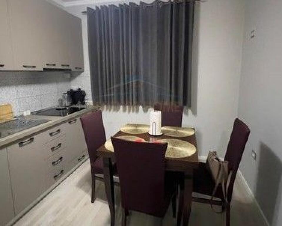 Qera, Apartament 2+1, Laprake, Tirane.