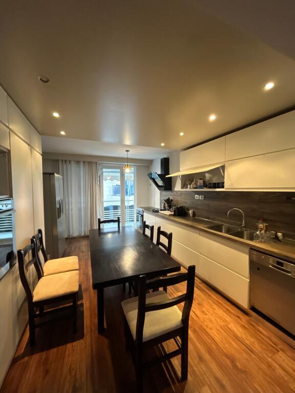 Apartment for rent 2+1+2 at Petronini 1 million lek