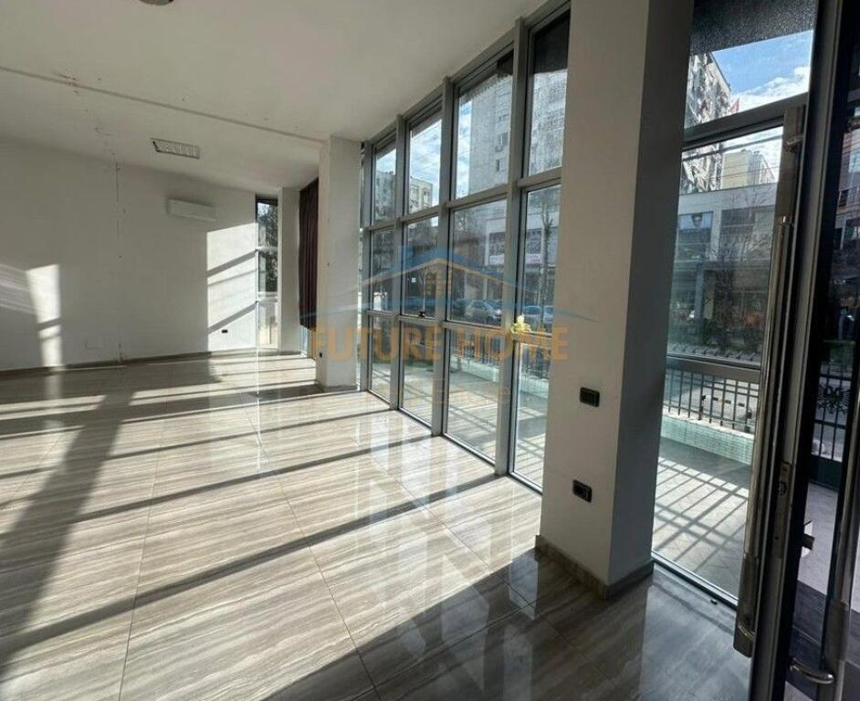 🏢 Qira | Godinë 4-Katëshe+20 POSTE PARKIMI – Rruga Gjergji Legisi